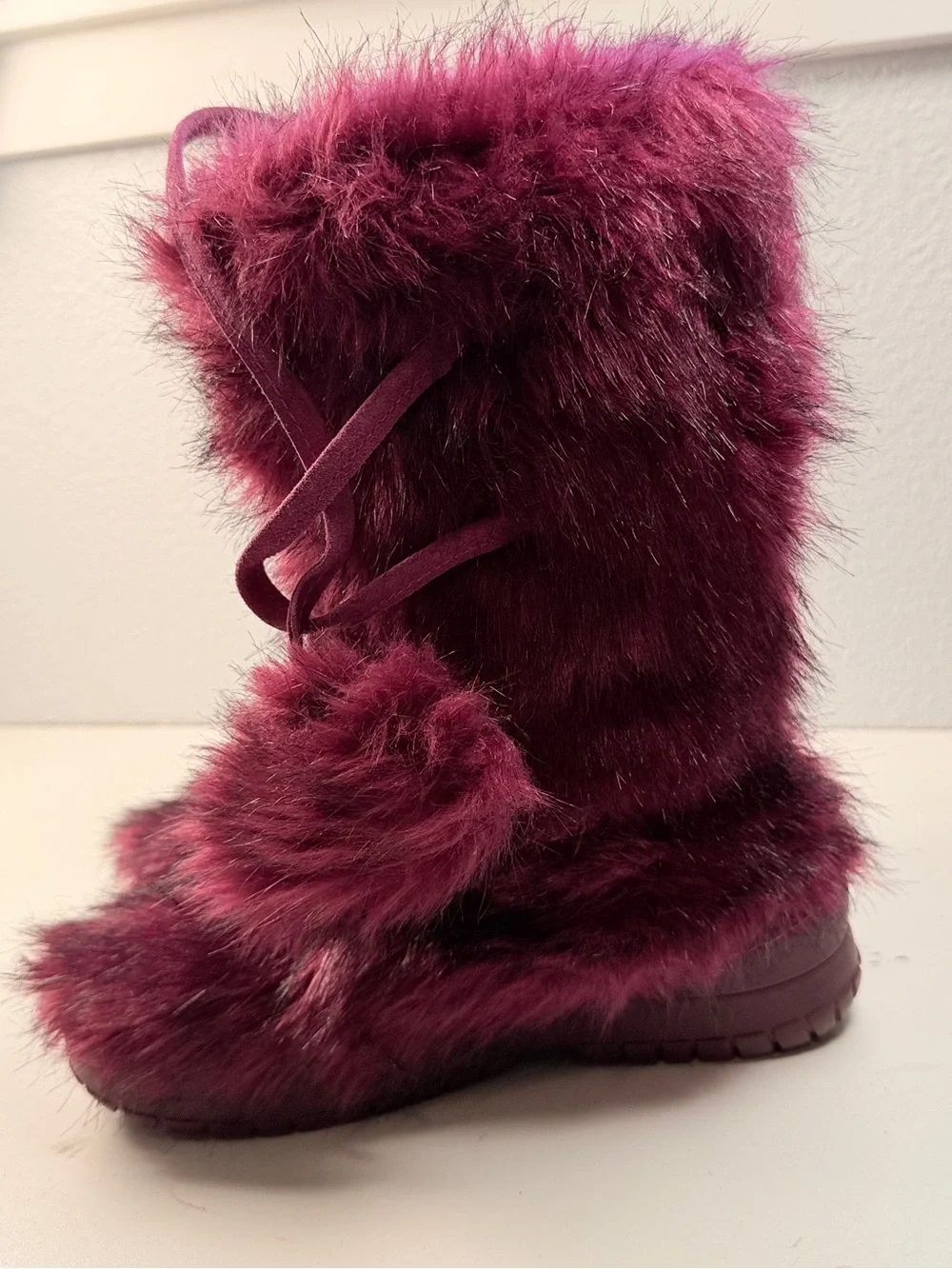 Colin Stuart Deep Burgundy Faux Fur Pom Pom Winter Boots Women’s Size 7 Y2K